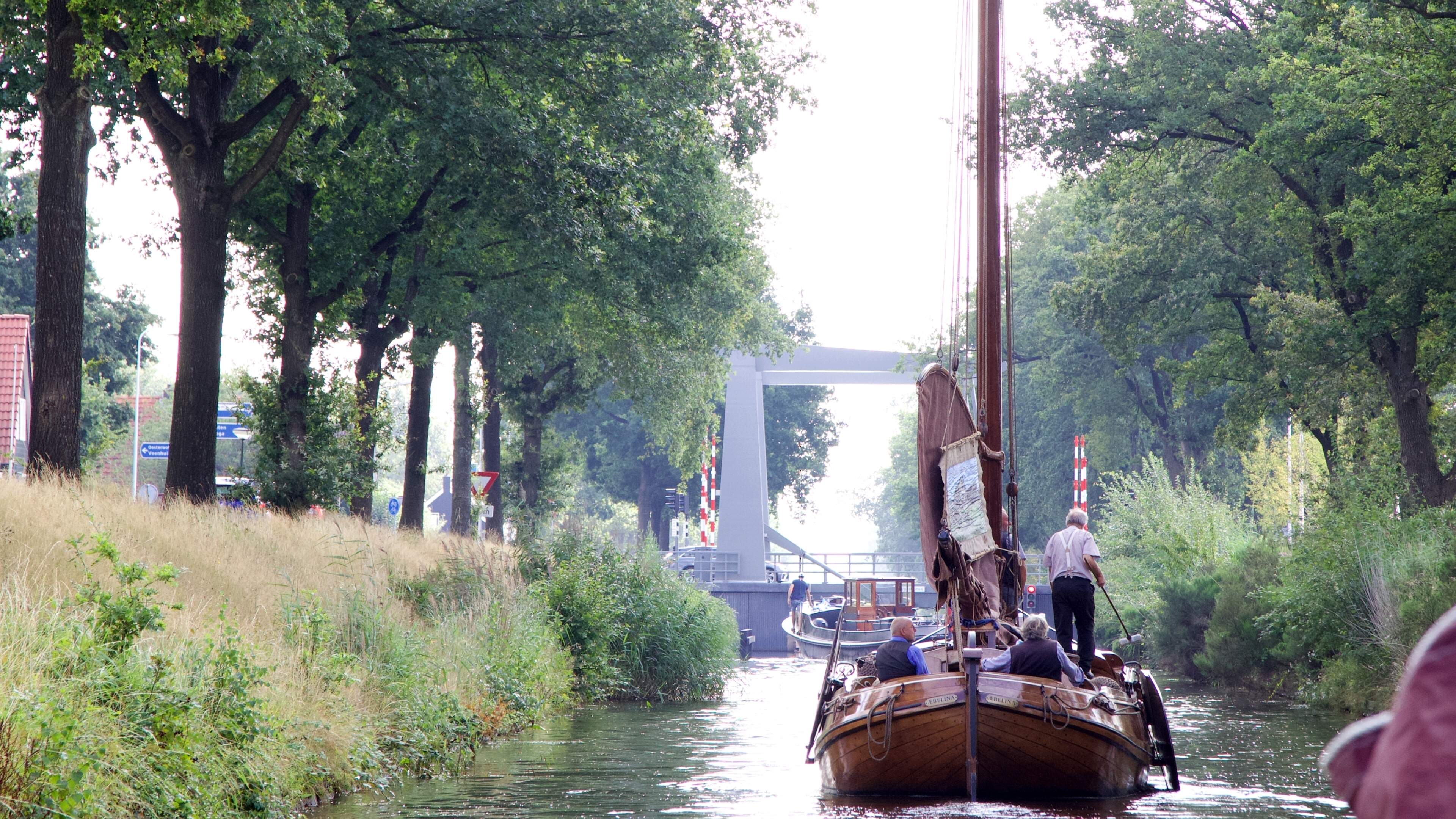 Historische schepen, oude ambachten en volop vermaak langs Turfroute