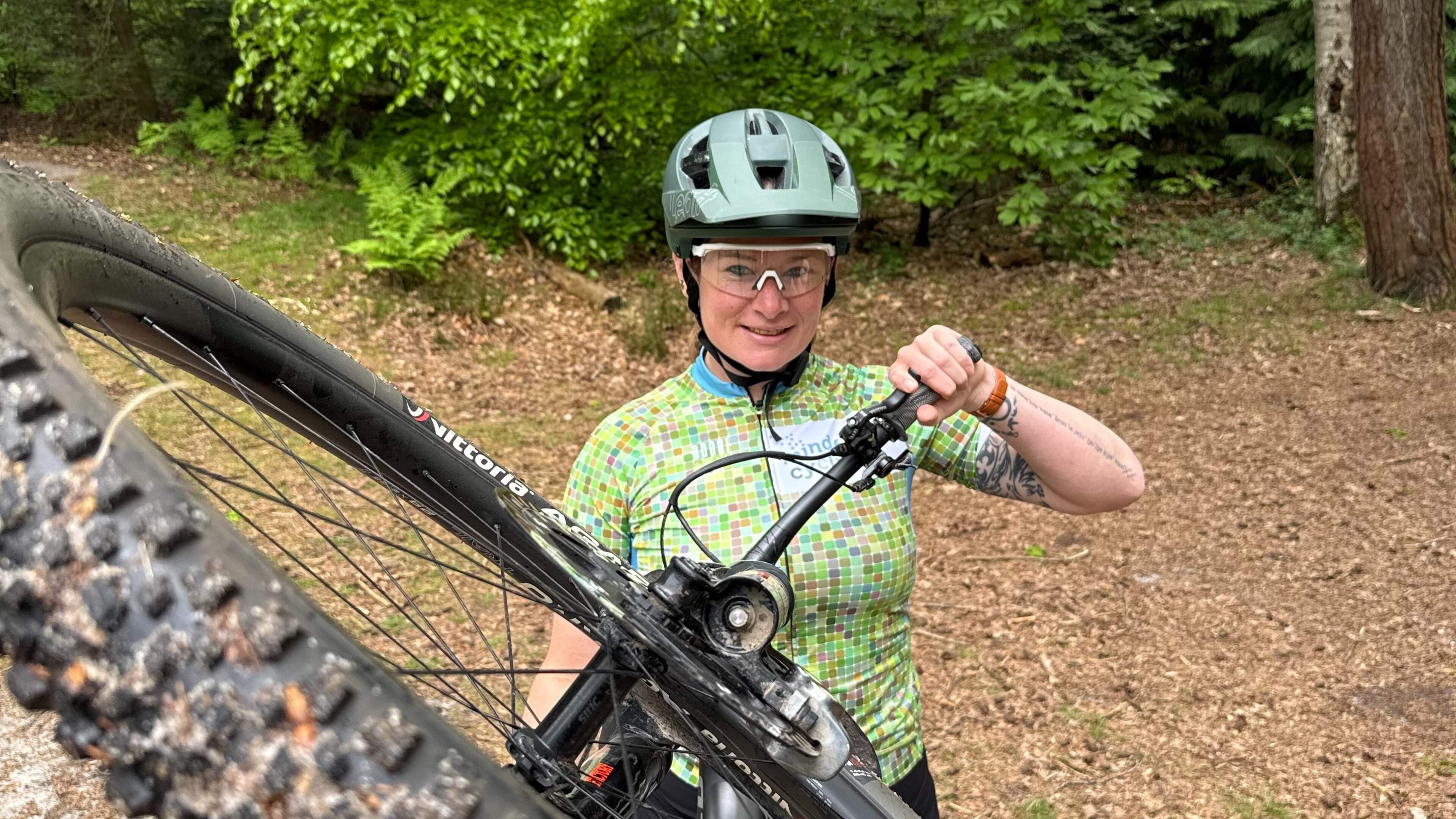 Na fietsongeluk vond Wendy (38) uit Haulerwijk een andere manier van fietsen. ‘Het moest altijd snel