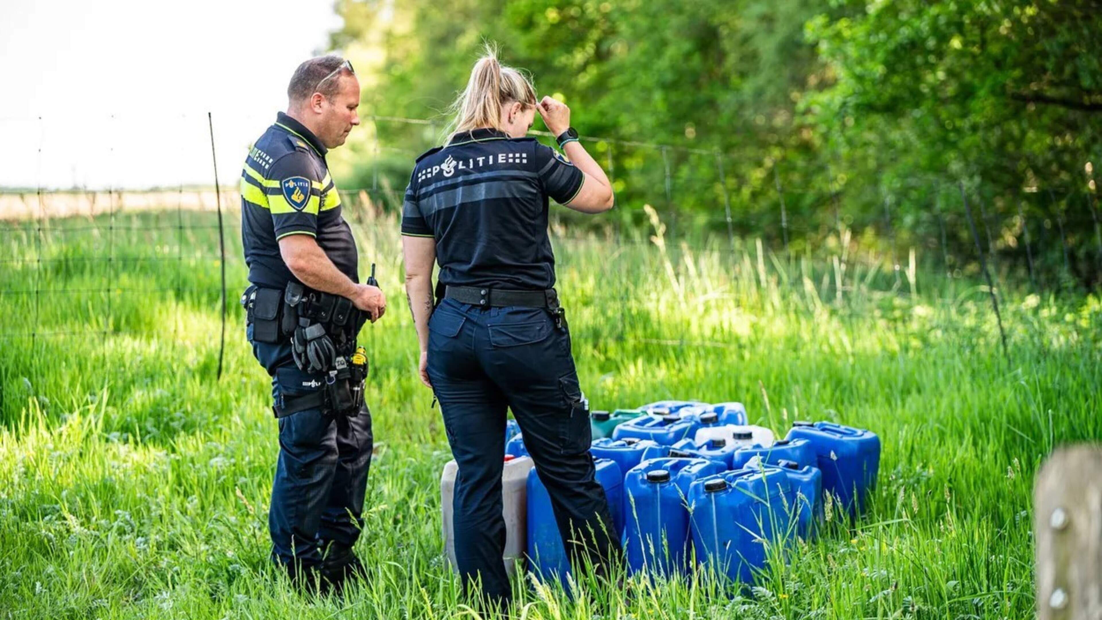 Vaten met drugsafval aangetroffen bij Fochteloërveen