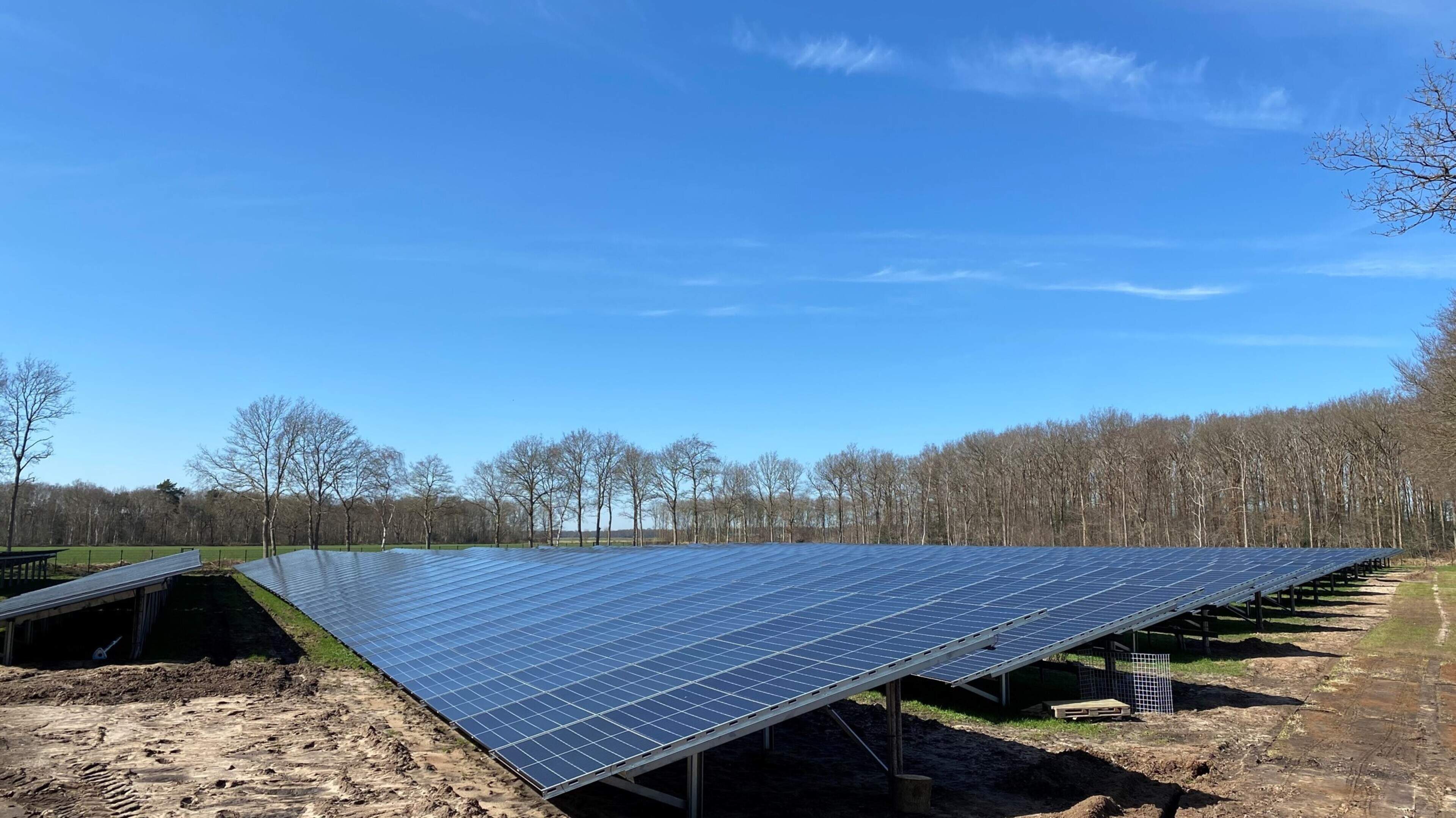 Batterij moet energie van Zonnepark Molenbosch in Oldeberkoop opslaan. Ooststellingwerf wil in princ