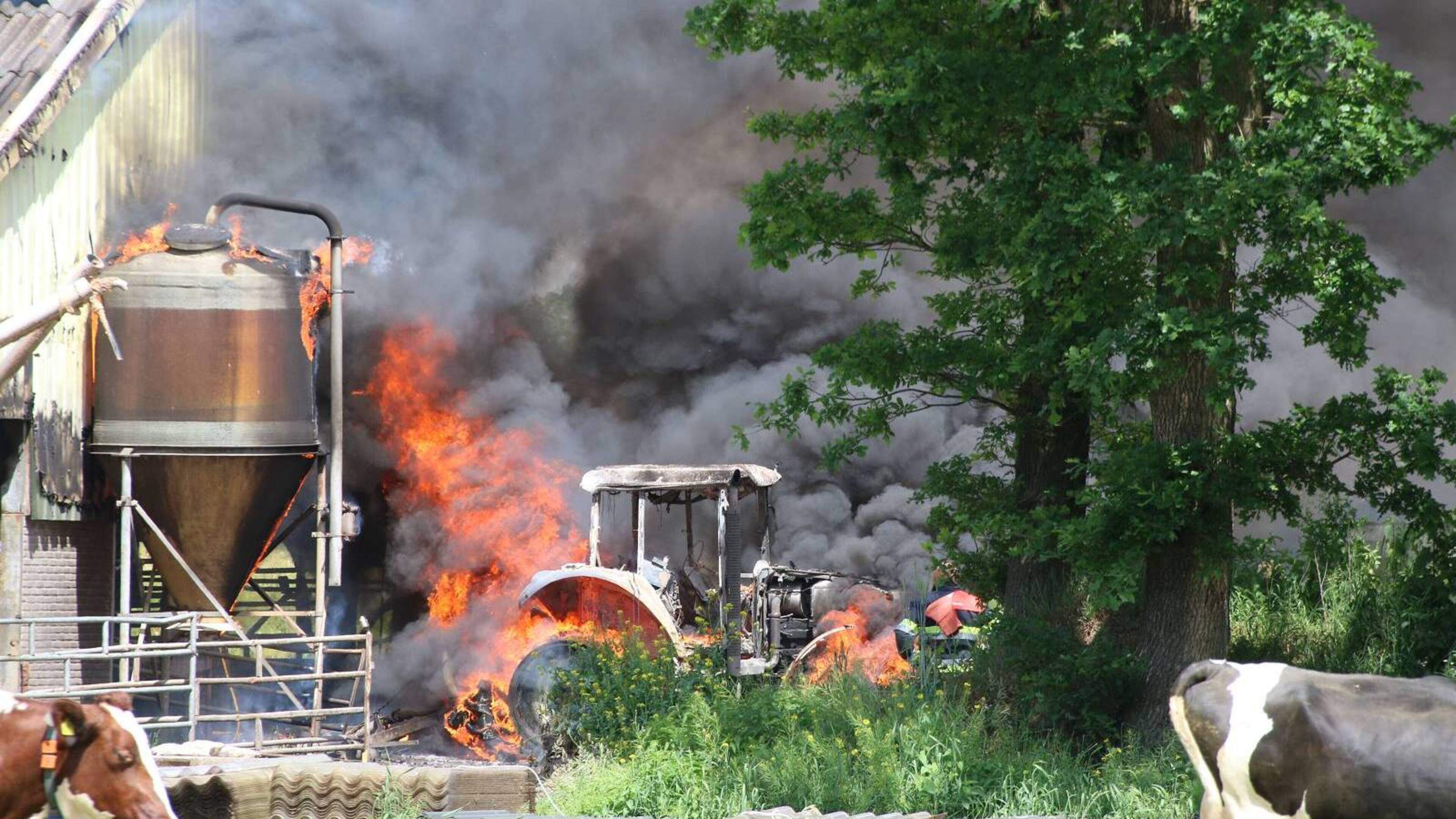 Brand in schuur boerderij bij Elsloo snel geblust