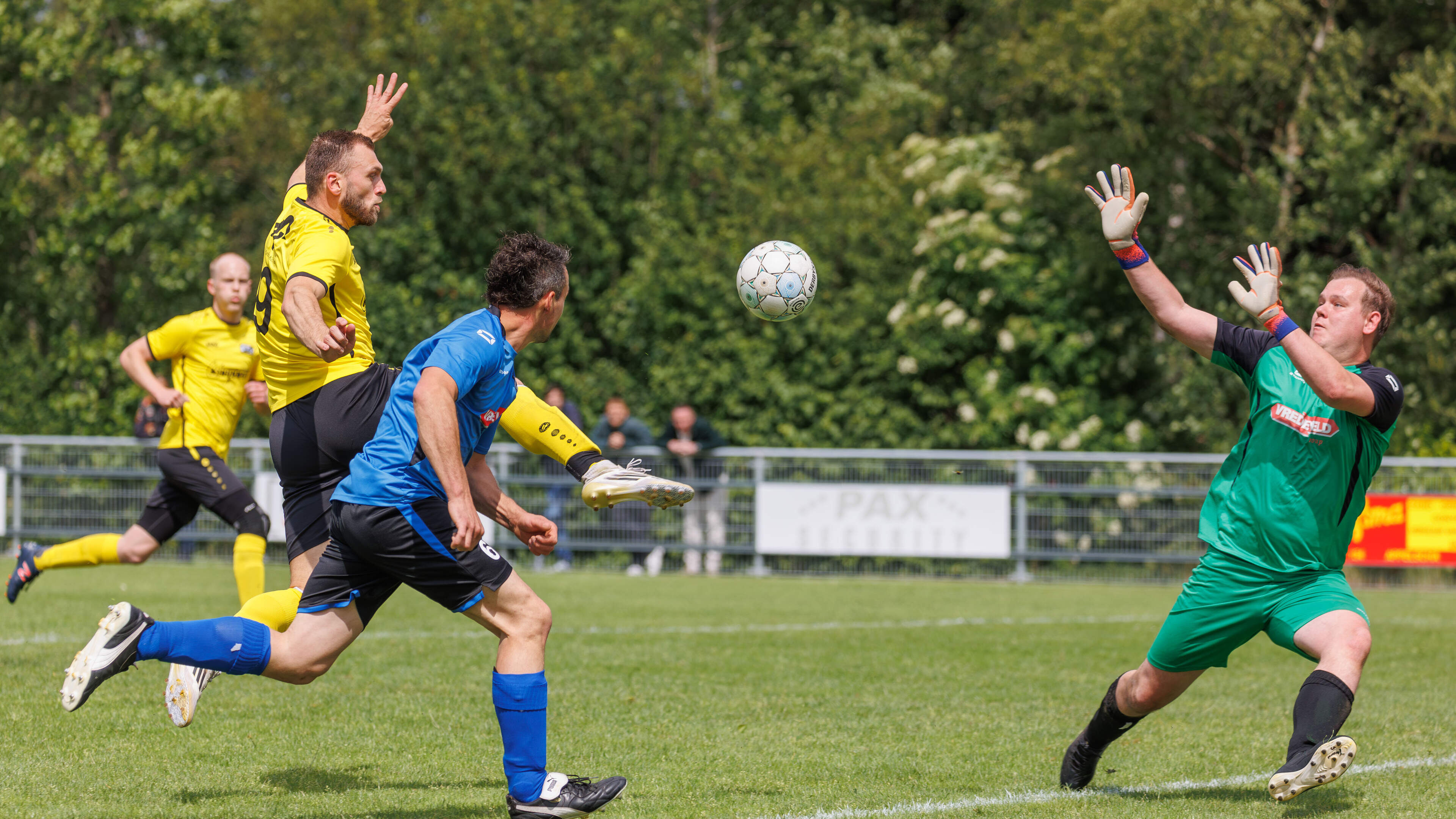 Sportclub Makkinga promoveert naar derde klasse door zege na verlenging op Hoogersmilde